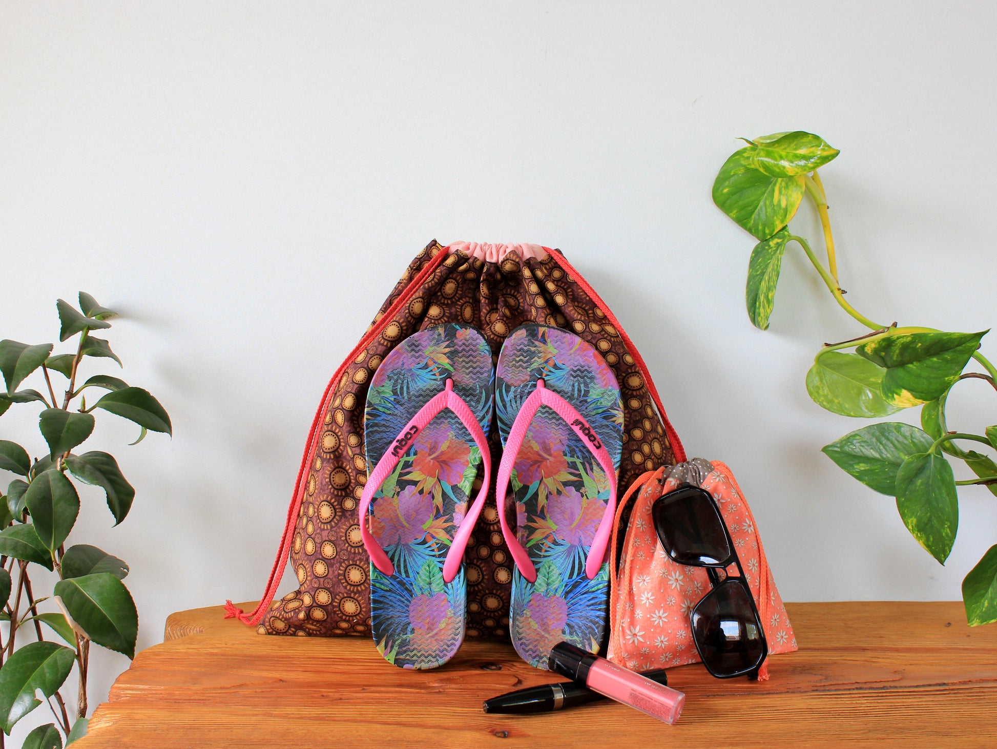 Step-by-step sewing process for drawstring bag – PDF tutorial by NatkoPatterns