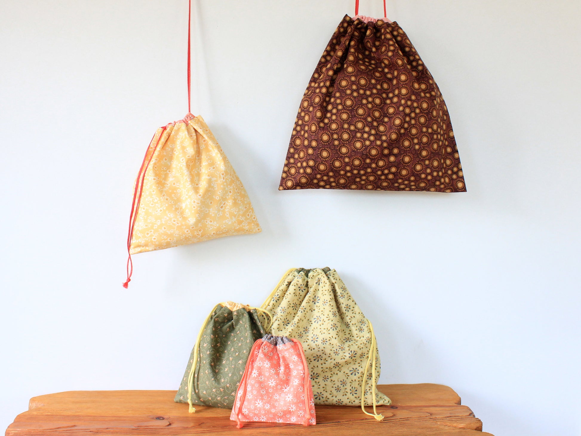 Set of 5 drawstring bags  – printable PDF sewing template from NatkoPatterns