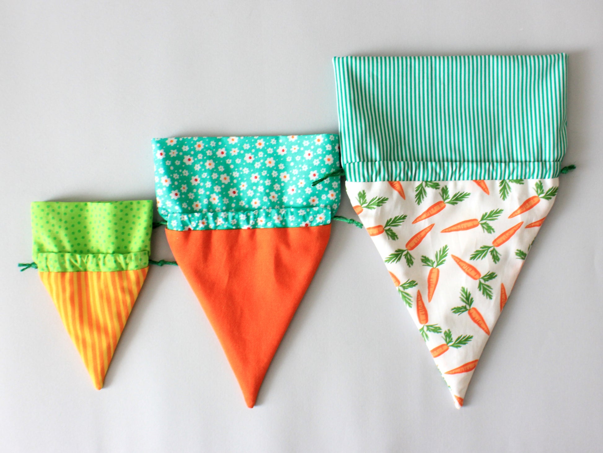 PDF pattern for a filling carrot bag from NatkoPatterns - a festive treat bag for a cozy home