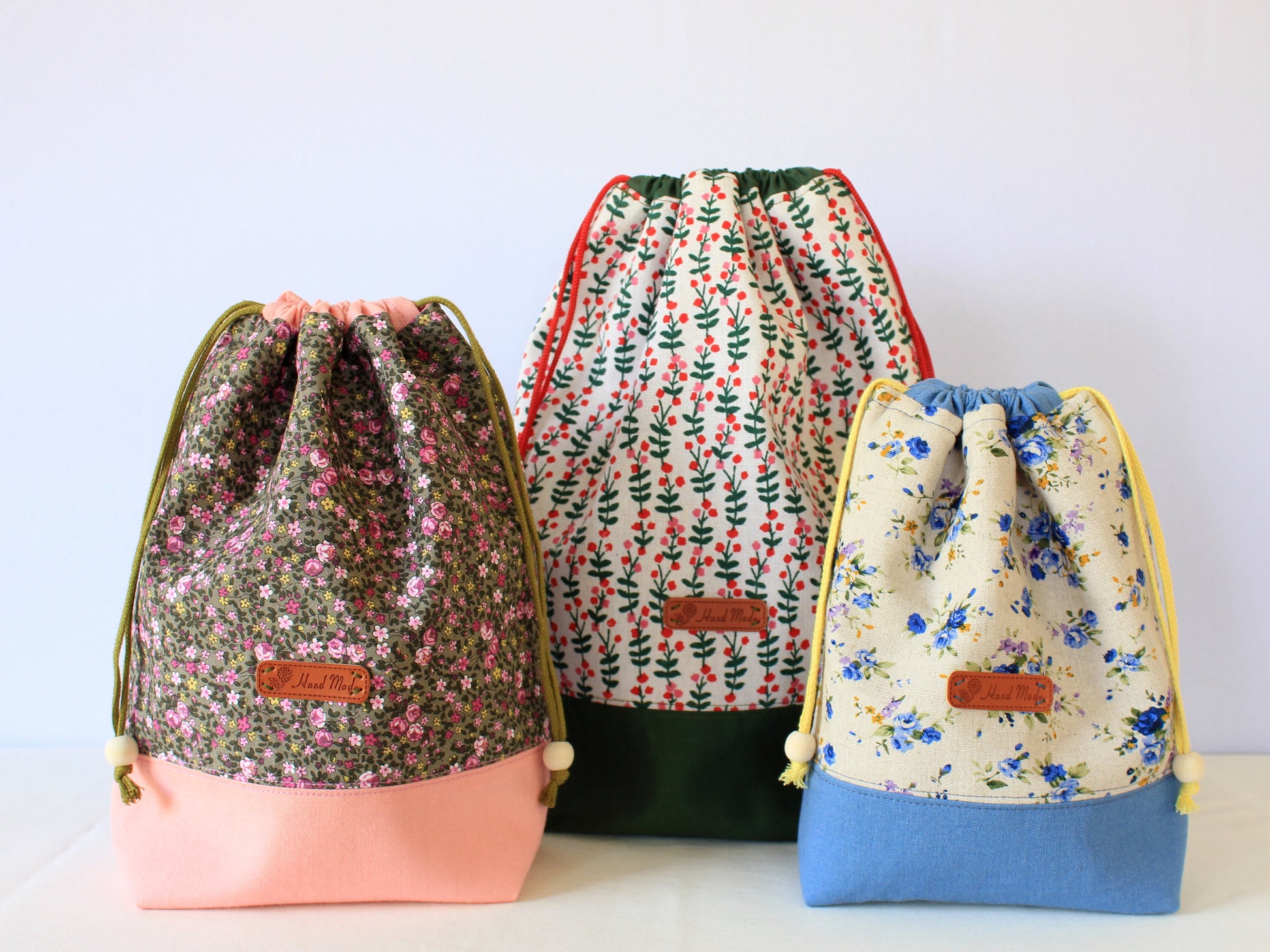 Set of lined fabric pouches in different sizes – PDF pattern for beginners by NatkoPatterns