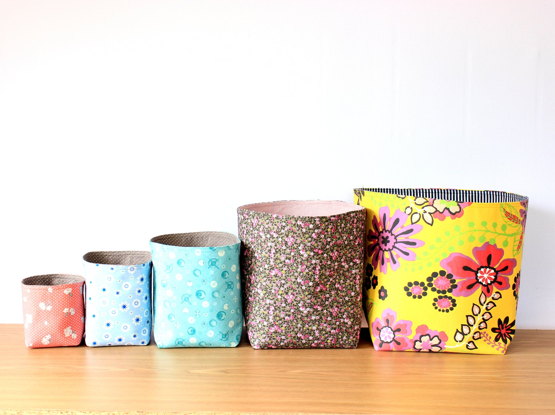 Reversible fabric basket sewing pattern PDF for beginner seamstress by NatkoPatterns