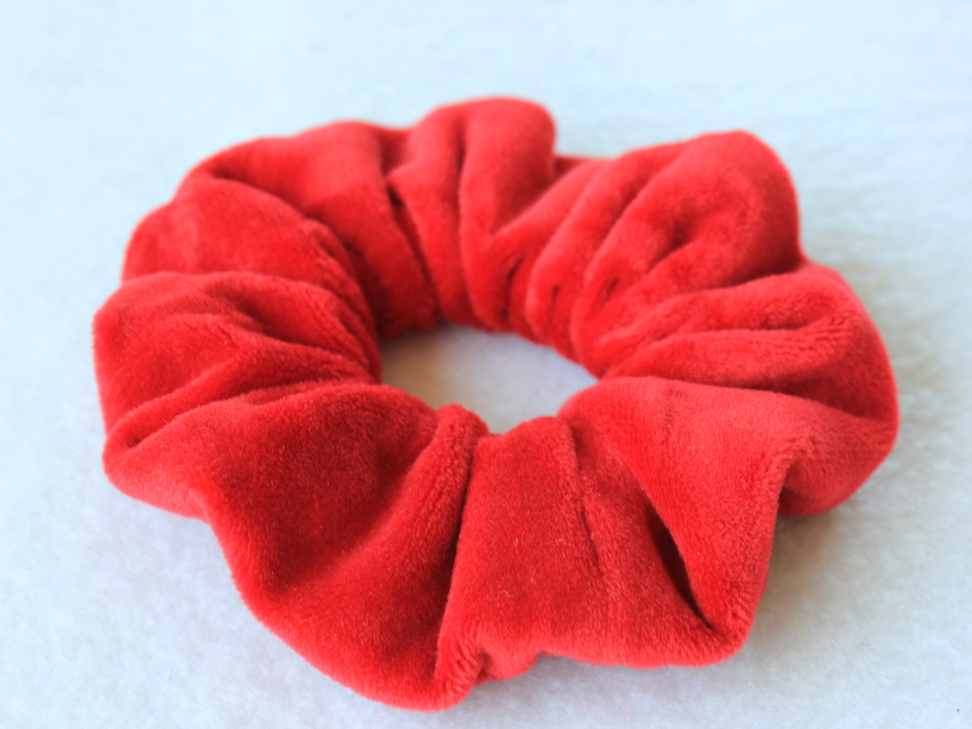 Red scrunchie - easy sewing pattern with templates by NatkoPatterns