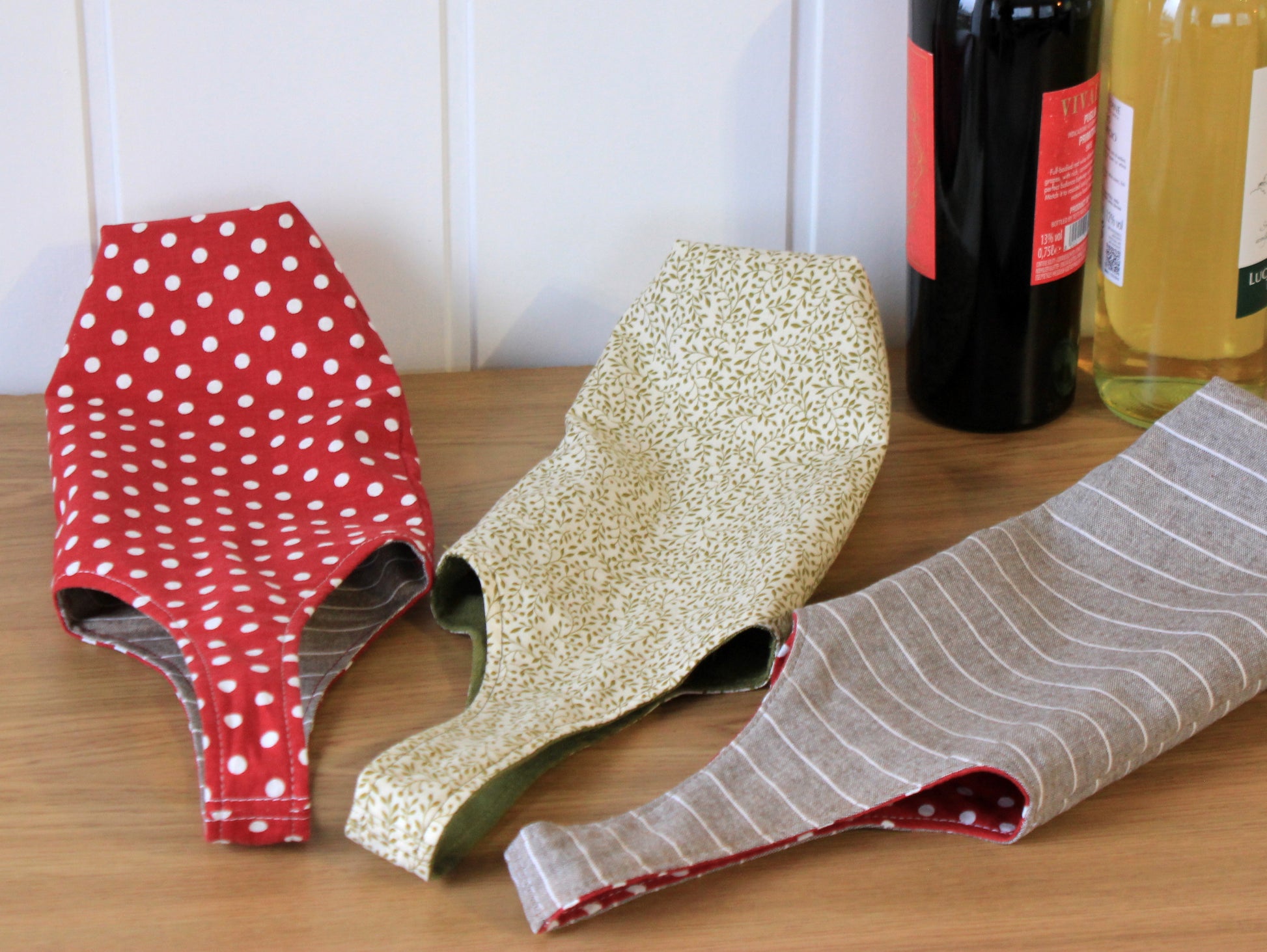Easy sewing of fabric bottle bags using a pattern from NatkoPatterns