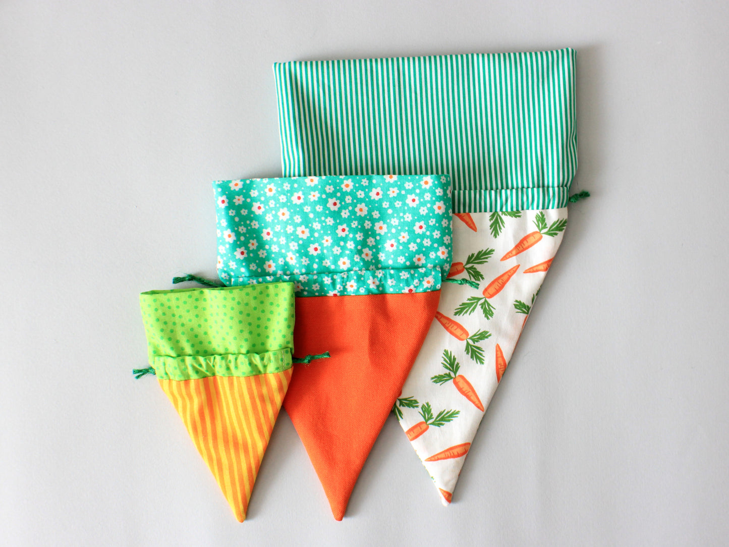 Sewing pattern for carrot bag in three sizes by NatkoPatterns.