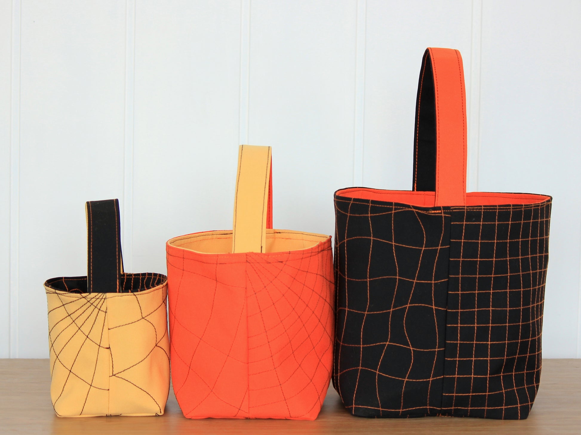 Halloween festive treat bag - sewing project for beginner seamstress by NatkoPatterns