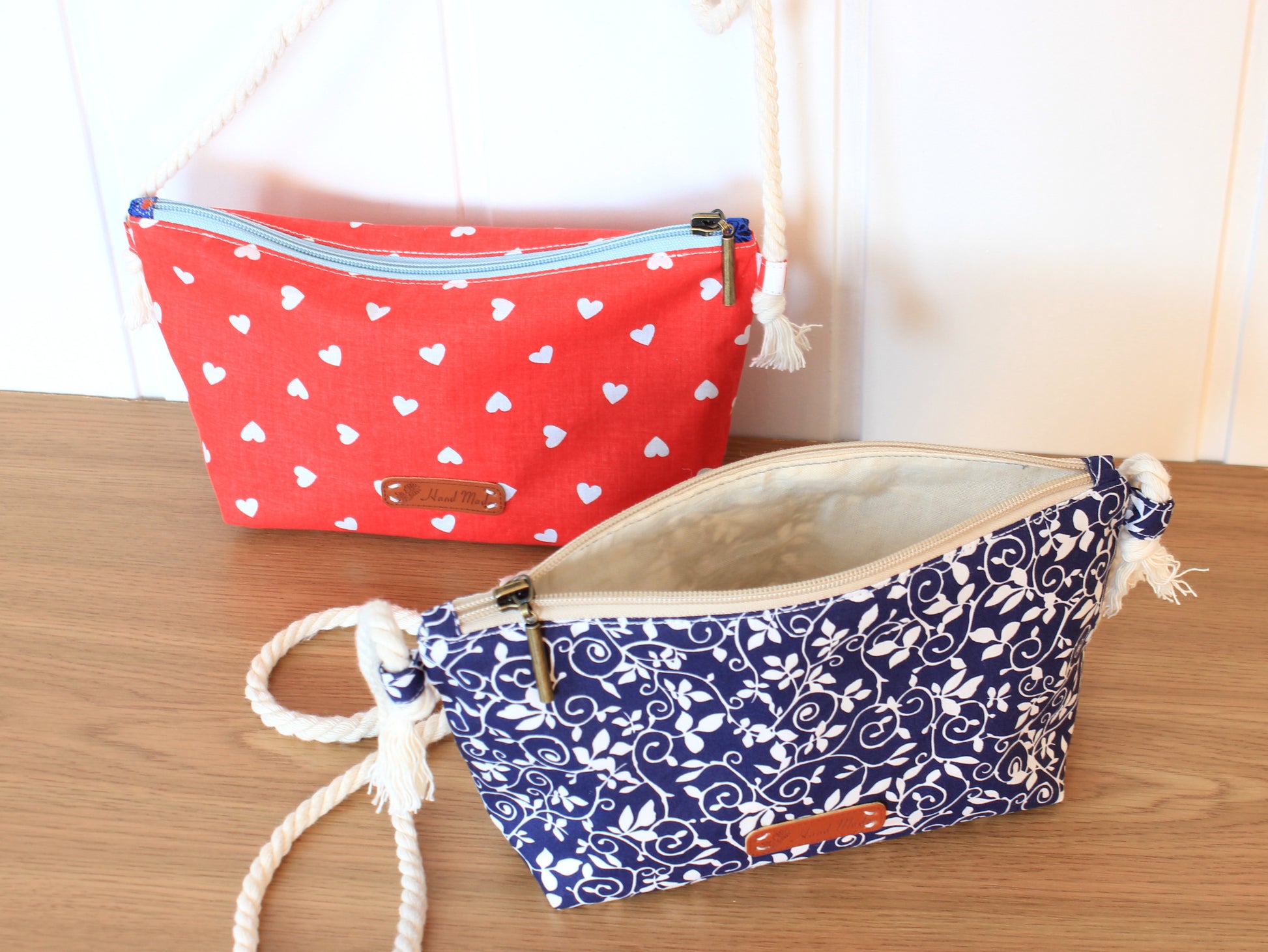 Interior view of lined zipper bag – sewing project details