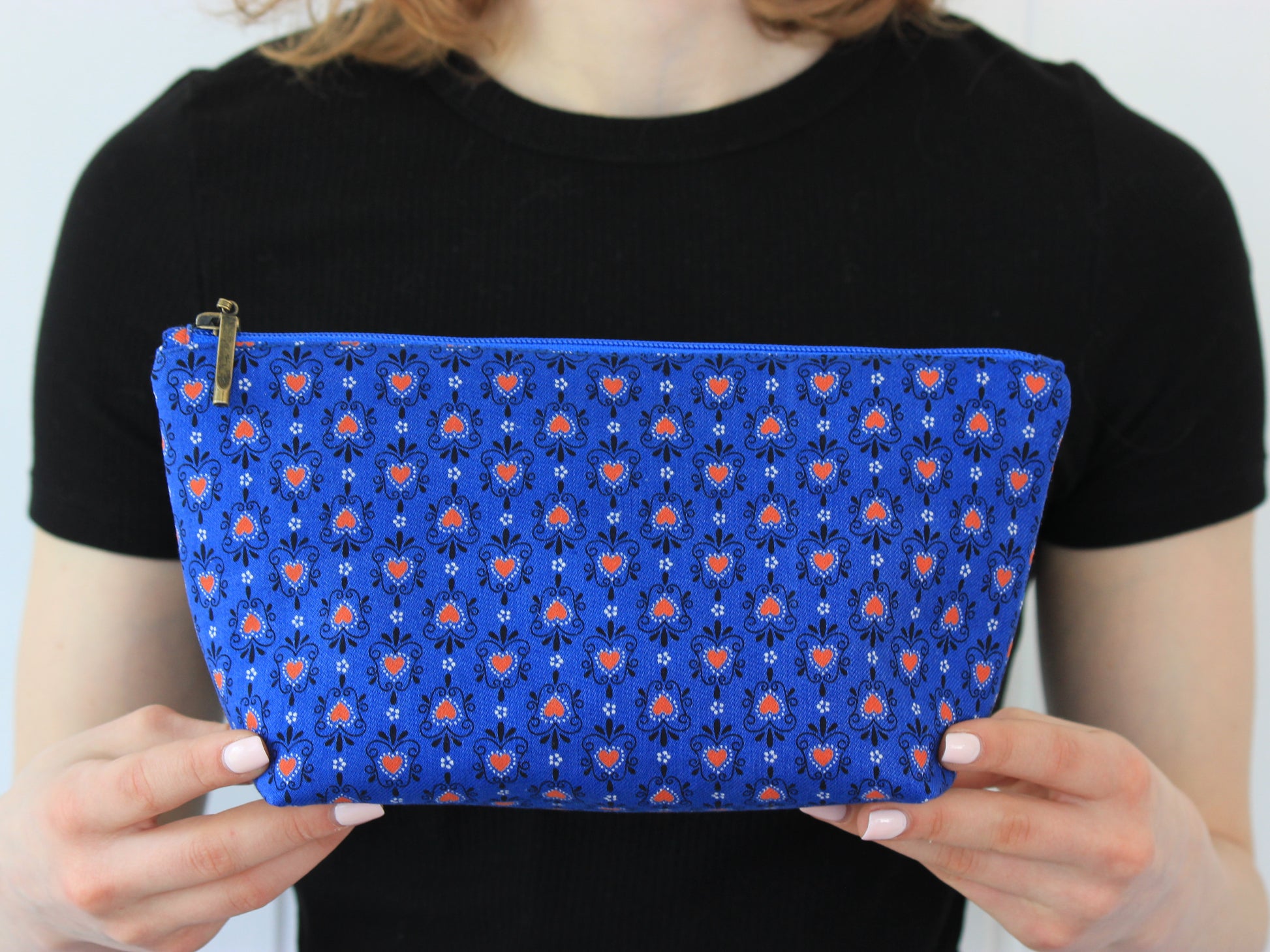 Large cosmetic bag sewn with zipper, DIY makeup pouch using NatkoPatterns PDF sewing pattern